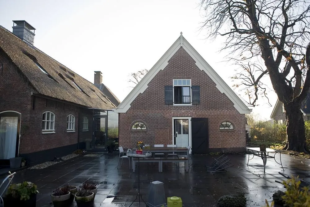 Zoeterwoude Rijndijk: Overzicht van de achtergevel - Zoeterwoude-dorp - 20426157 - RCE